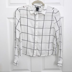 H&M black and white cropped collared shirt